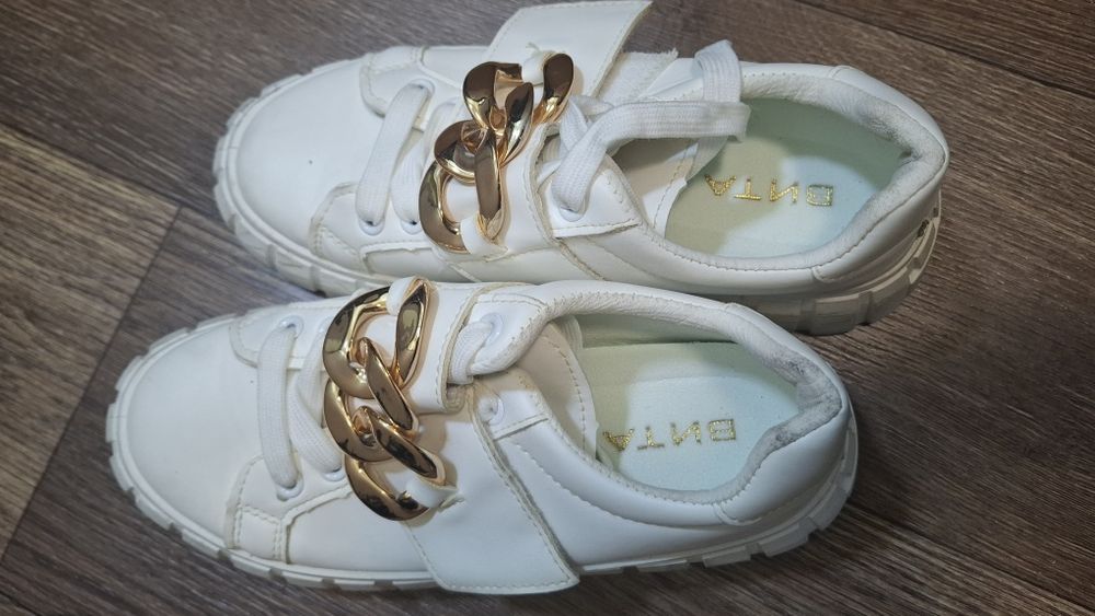 Белые кроссовки на липучке 36р