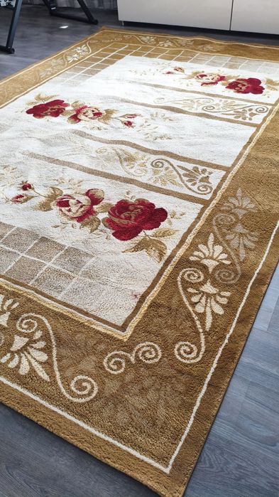 Продам турецкий шерстяной ковер 250×350
