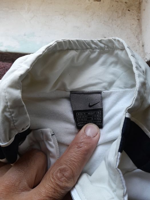Vind trening Nike mărime L la preț afișat