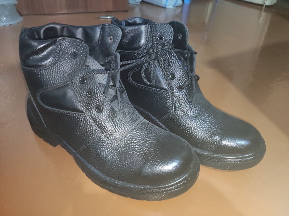 Ботинки рабочие, качественные, новые