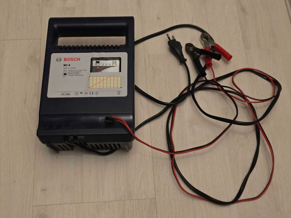 Bosch BC4 зарядно за акумулатор