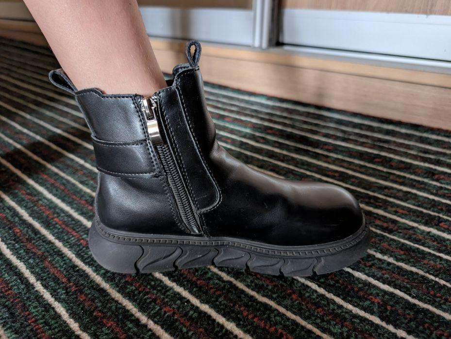 Продам ботинки демисезонные на девочку