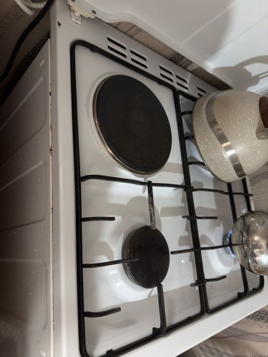 Продам газовую плиту