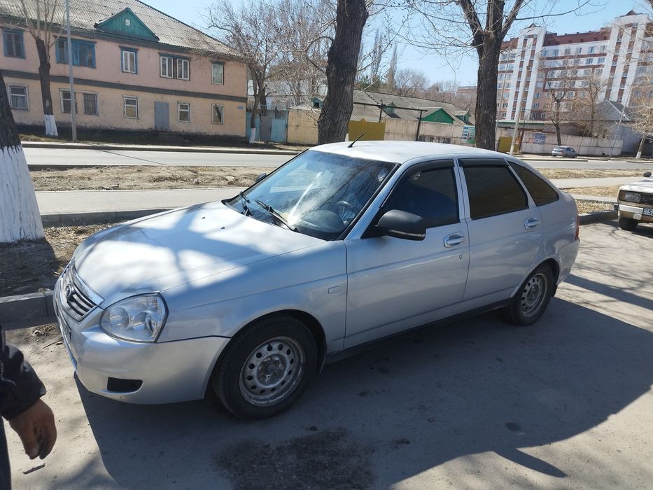 Приора продам  2 миллион