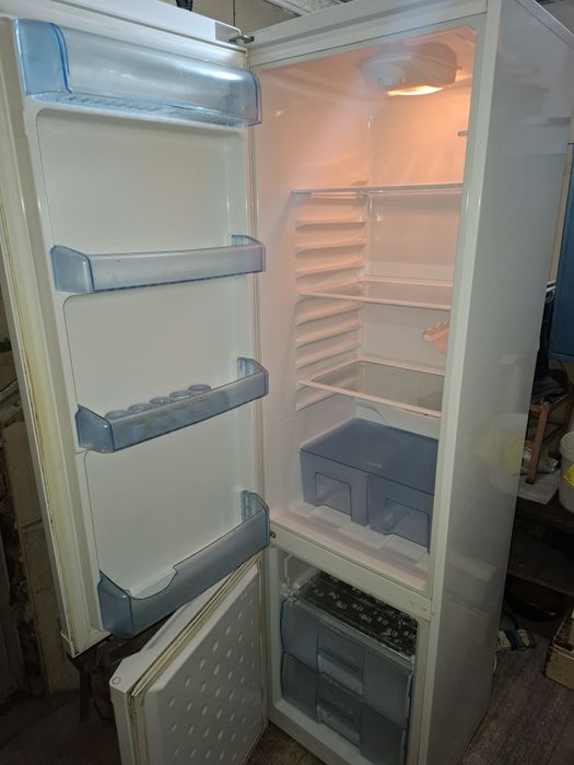 Продаётся холодильник веко хороший состоянии