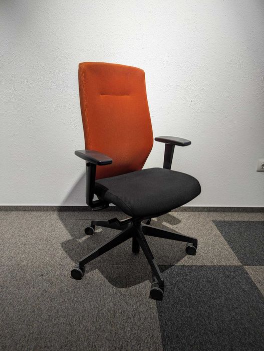 Scaun de birou profesional model Jet-II + Koenig+Neurath