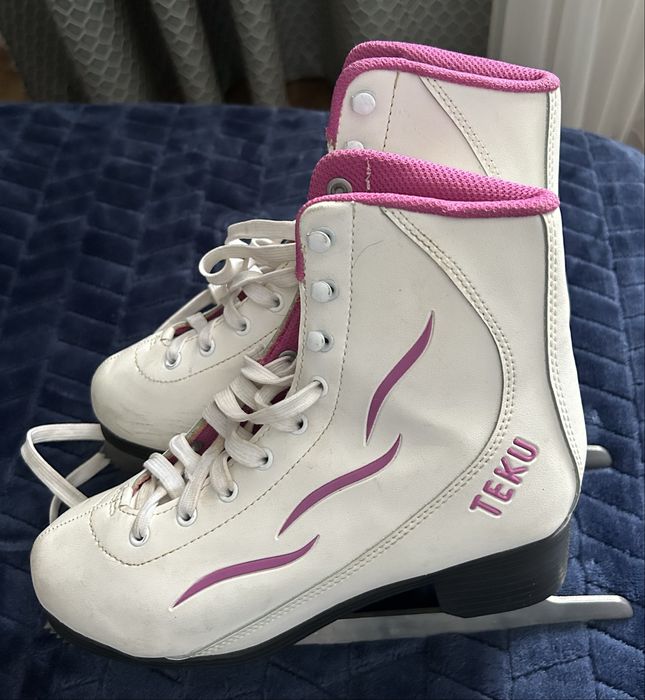 Продаю Коньки женские