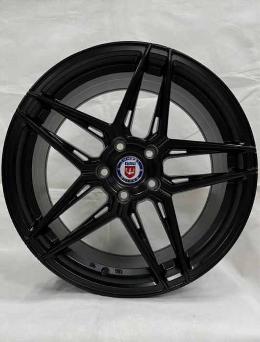 Комплект дисков 19 IVR 1273 5×114.3 / Pirelli PZero 235/40 R19 92Y