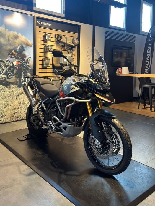 Lichidare Motocicletă Triumph Tiger 900 Desert Edition 2026  | Bonus accesorii | End Summer Sale