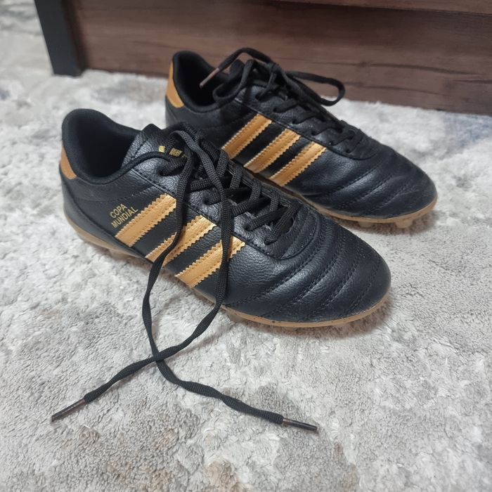 Футбольные бутсы