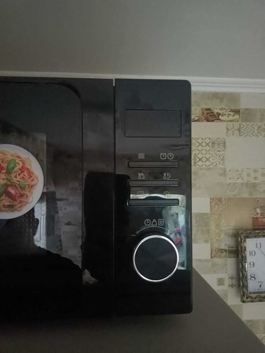 Микроволновая печь Midea AM720C2MV-B