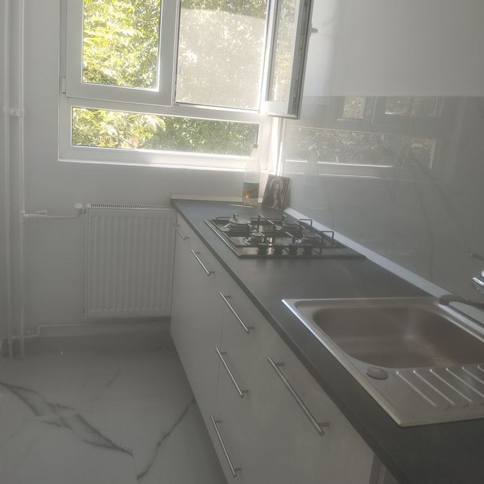 Închiriez apartament cu 2camere Ploiesti zona Mihai Bravu,totul nou, nemobilat