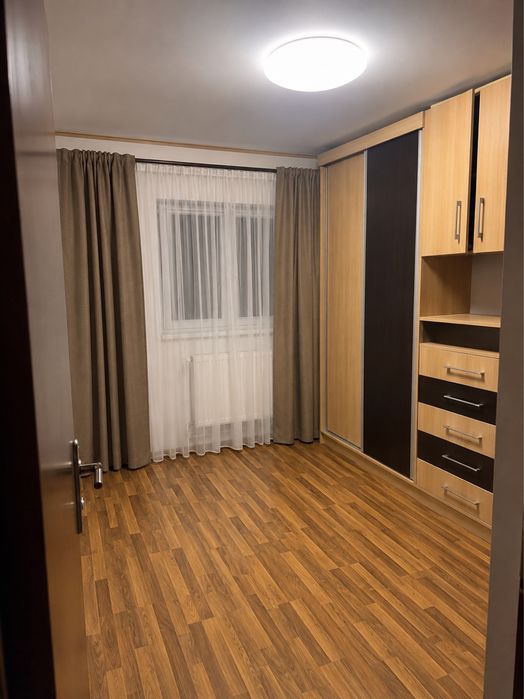 Apartament de vanzare mobilat si utilat