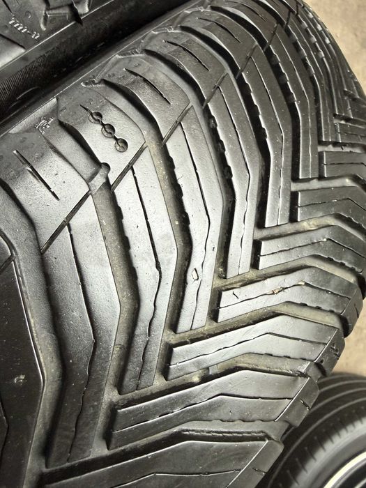 2x Anvelope Vara 185/65 R15 - Michelin Cross Climate 2