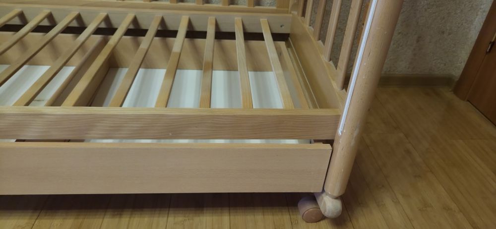 Продам детскую кроватку