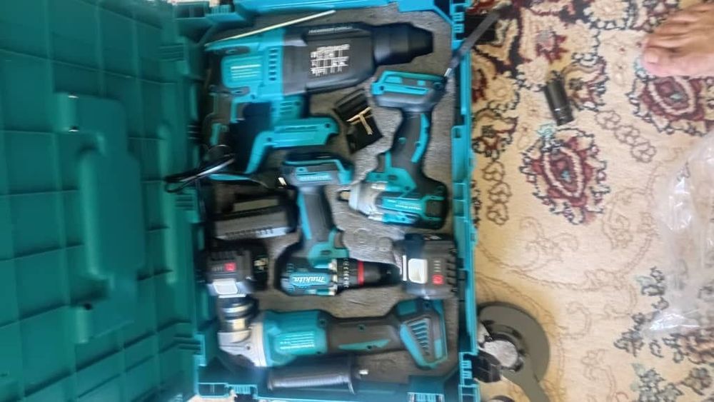 Набор инструментов.