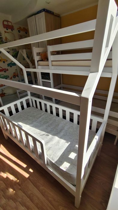 Детская кровать домик