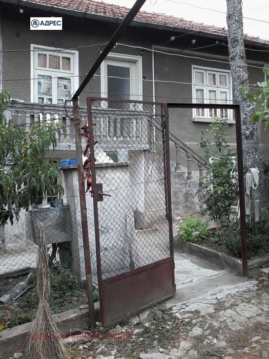 Продава се Къща в с. Дойренци, Област Ловеч - 80 кв.м за 160 €/кв.м - Снимка #1