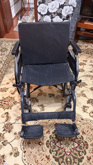 инвалидная коляска