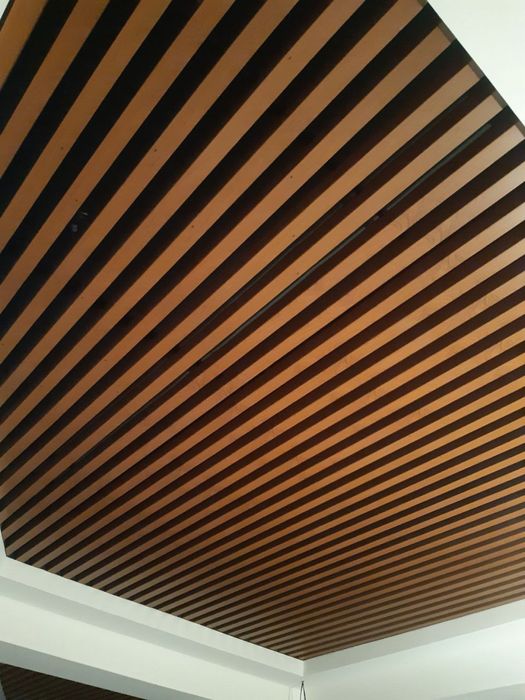 Реечный потолок рейка потолок reyka рейки грилято сетка потолок (1)