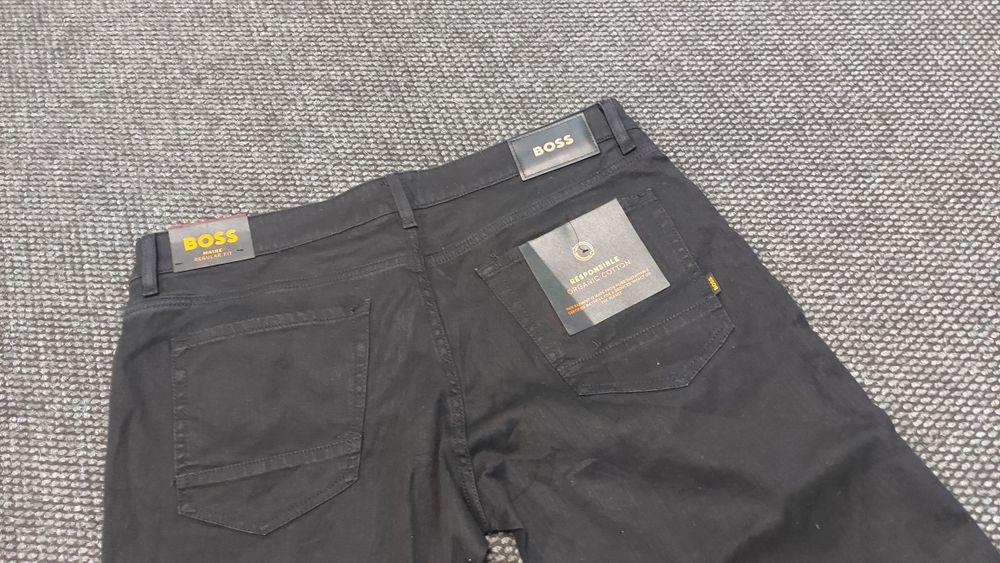 Boss дънки нови 38/30