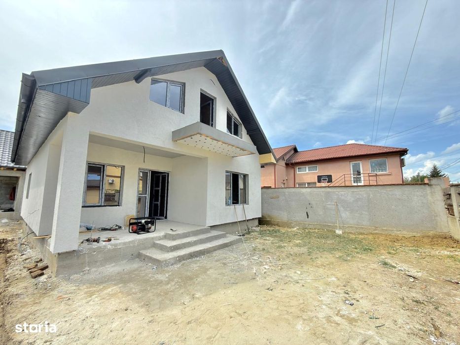 Casă P+M cu 5 Camere – Lumina