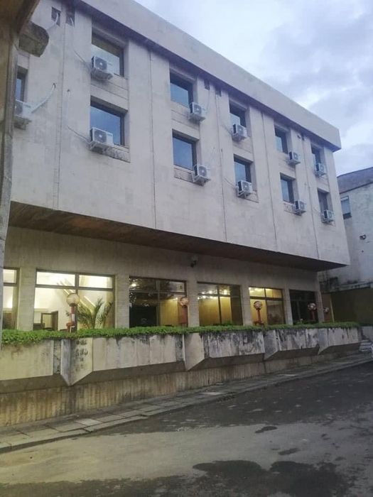 Продавам хотел в гр. Лозница