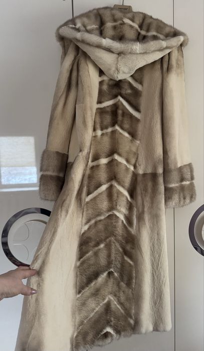 Продам шубу норковую