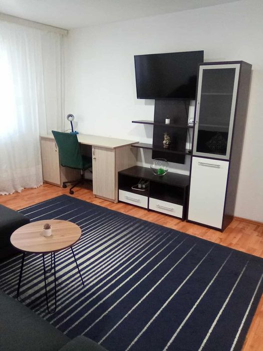 Închiriez  apartament