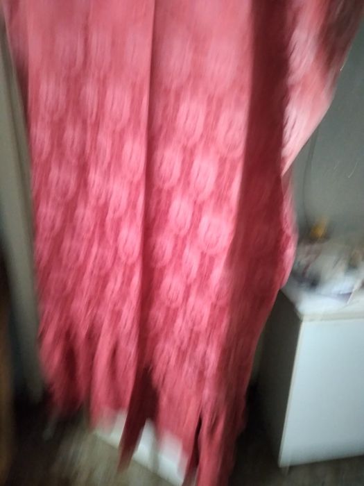 Штора красная с оборкой