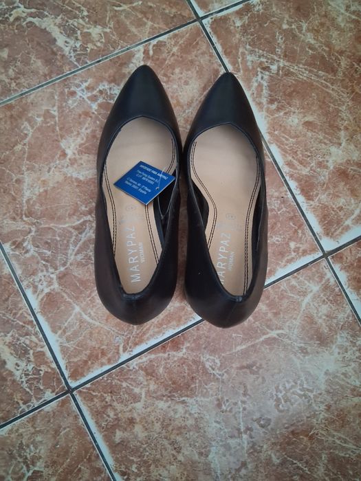 Pantofi stiletto noi cu eticheta