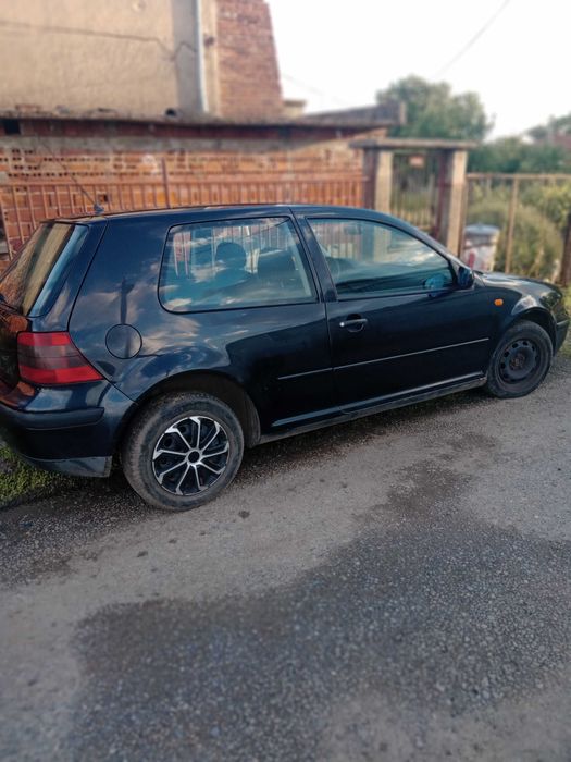 Автомобил VW golf 4,1.4