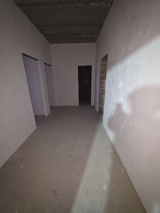 Срочно 2 хонали 77м2 квартира сотилади.