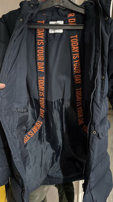 Продам детскую куртку