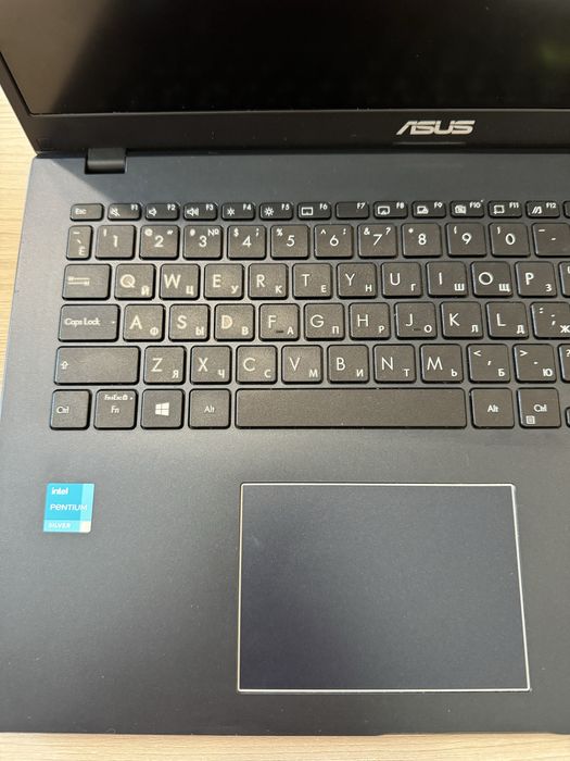 Продам ноутбук Asus E510