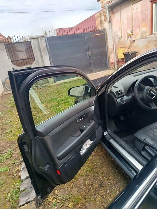 Vind Audi A 4B71.6benzina