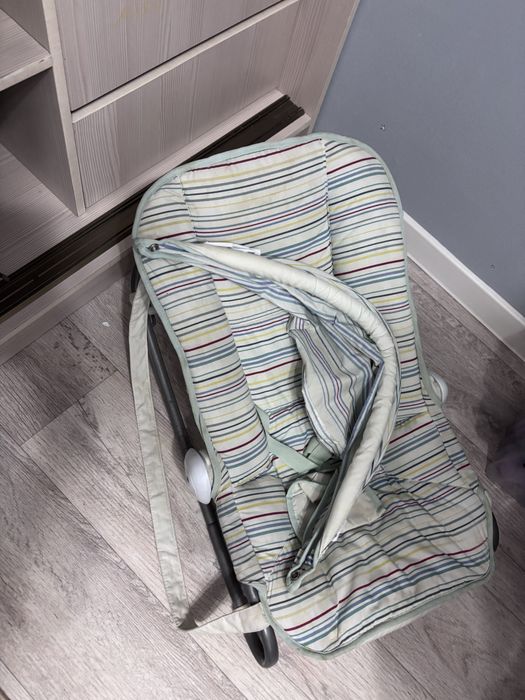 Продам шезлонг-люльку