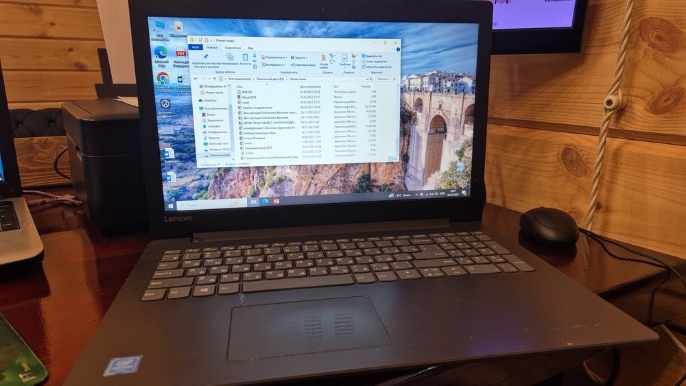 Продам два ноутбка состояние хорошее