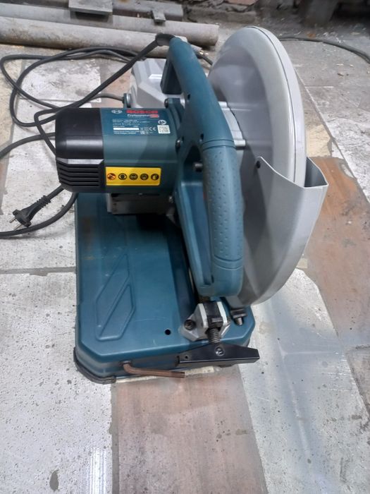 Продам торцовку Bosch