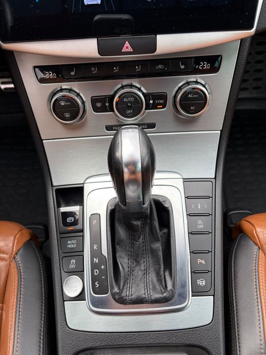 VW Passat CC Highline Individual 2012 mai multe poze in anut