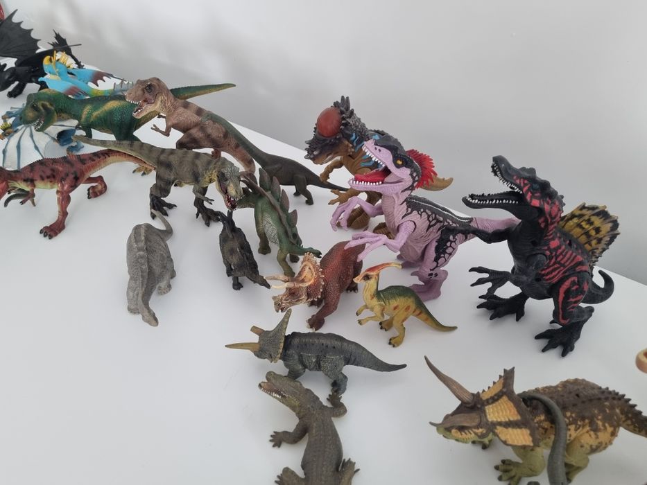 Продам коллекцию динозавров