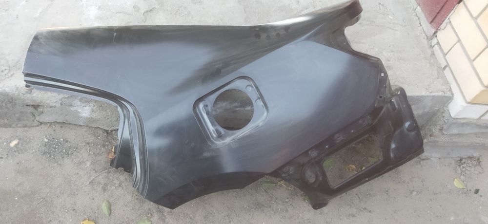 Крыло заднее Камри 50