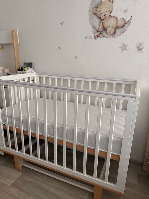 Кровать детская,с рождения