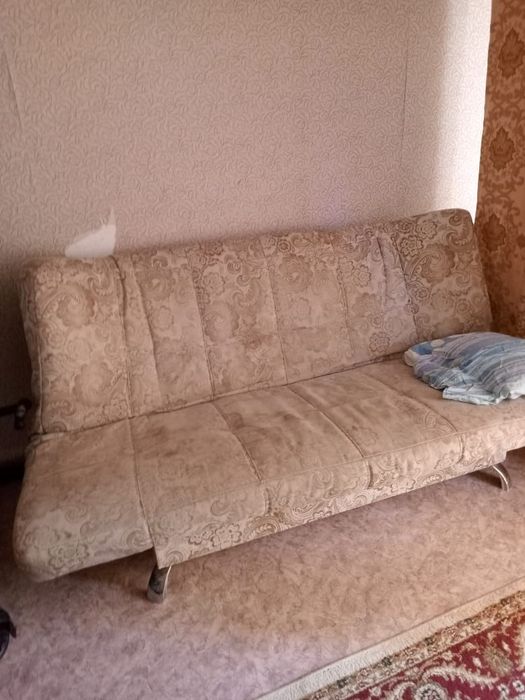 Отдам даром диван с креслом и двухъярусную кровать