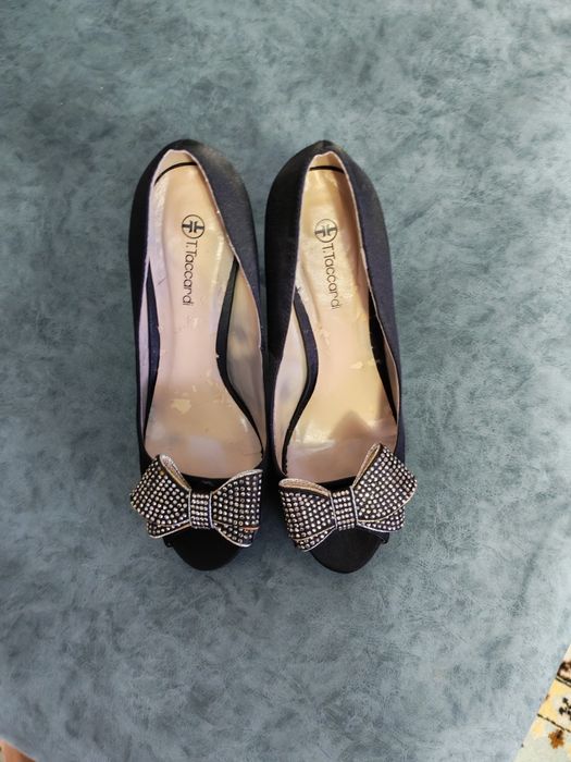 Продам вечерние туфли