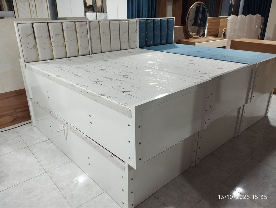 Одна спальный мебел