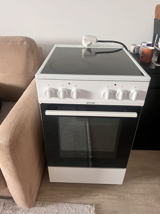 Срочно продам электро плиту