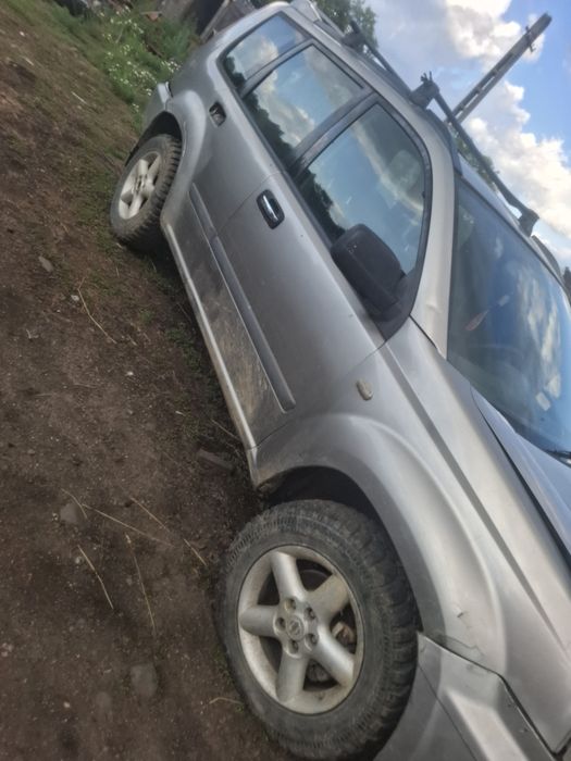 Vand nissan x trail 4x4 sau dezmembrez