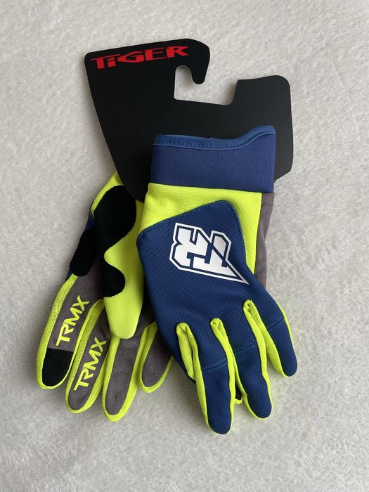 Каска и ръкавици Tiger racing