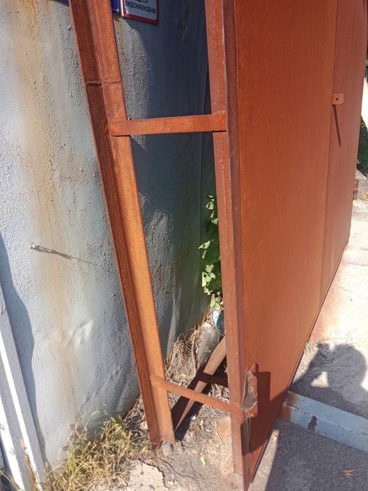 Ворота гаражные с рамкой